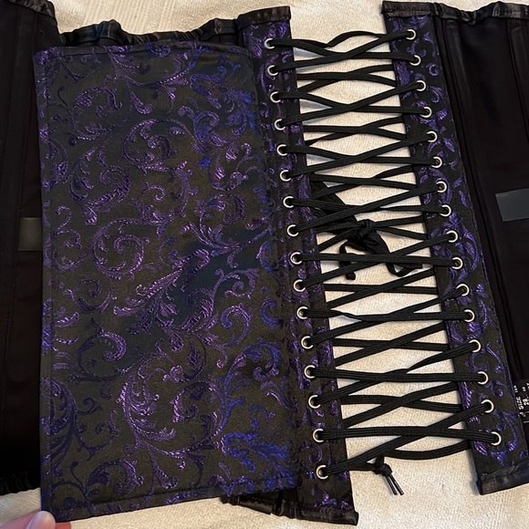 28” Royal purple damask steel boned over bust corset goth Victorian - Picture 8 of 8
